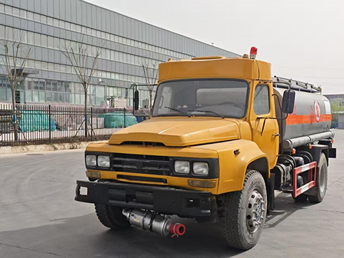 CY-5000(A)礦用柴油機(jī)無(wú)軌油料運(yùn)輸車
